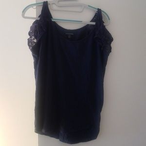 Sleeveless navy American Eagle shirt